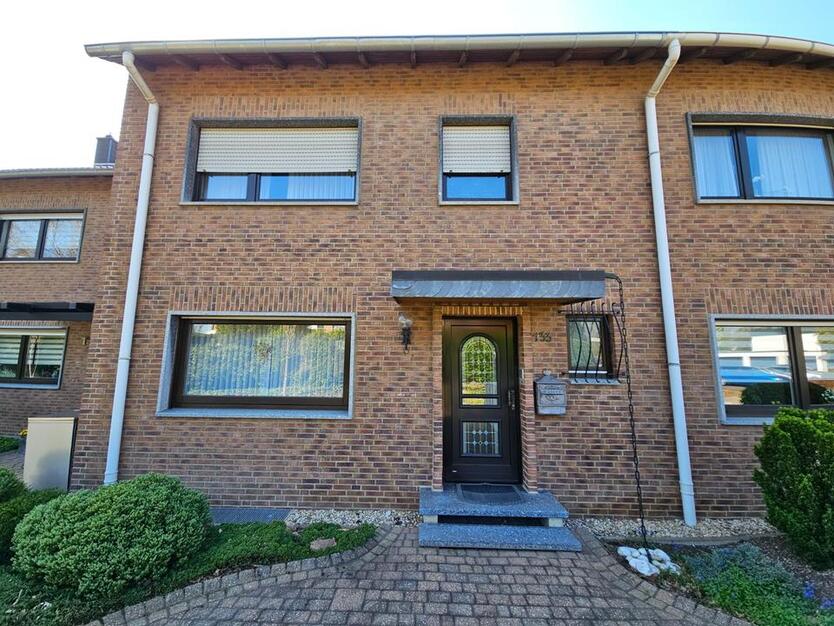 Gepflegtes Reihenmittelhaus mit Balkon und Garage in Odenkirchen