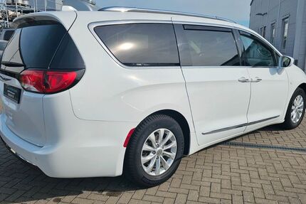 Chrysler Pacifica 152.041 km 15.900 &euro; Erlensee 63526