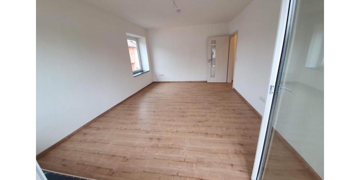 Etagenwohnung Bergrheinfeld - 4 Zimmer, 125 m&sup2;, 1.000&euro; | Angebot:26267710
