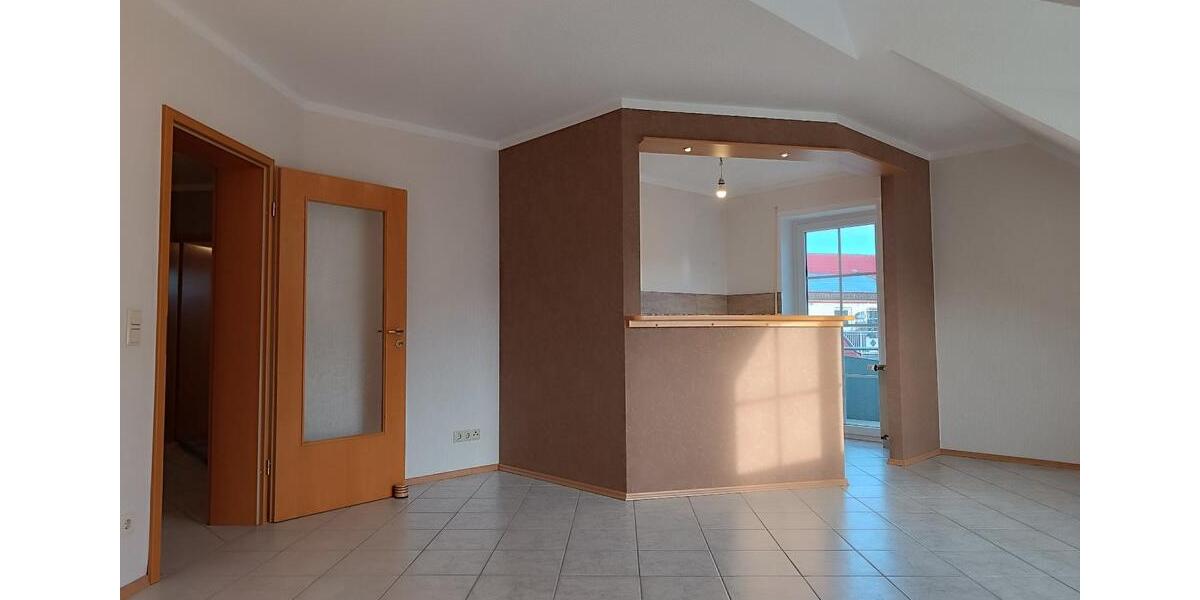 Dachgeschoßwohnung Dipperz - 3 Zimmer, 100 m&sup2;, 850&euro; | Angebot:24795641