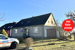 HORN IMMOBILIEN + freistehendes Einfamilienhaus mit Nebengebäude und schönem Grundstück, ruhige Lage - Einfamilienhaus Uckerland | Angebot:25263356