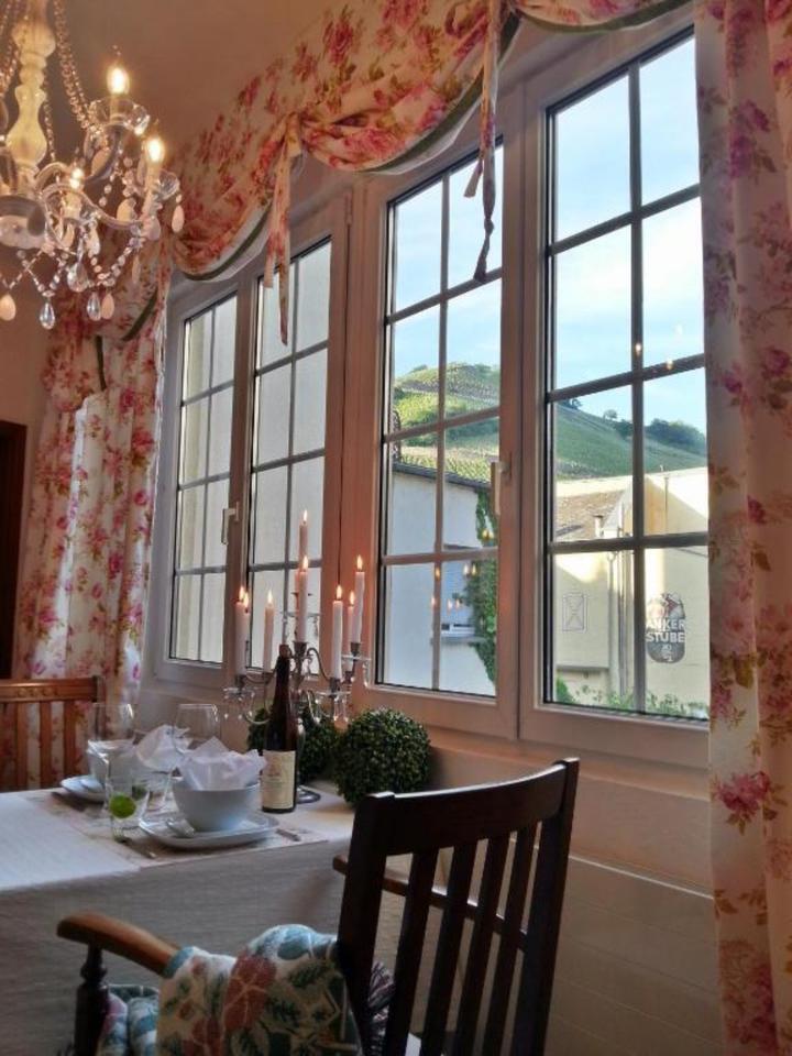 Traumhafte 2 Zimmerwohnung am Rhein zimmer