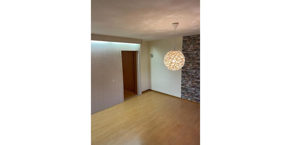 Dachgeschoßwohnung Windeck - 3 Zimmer, 95 m&sup2;, 750&euro; | Angebot:25307156