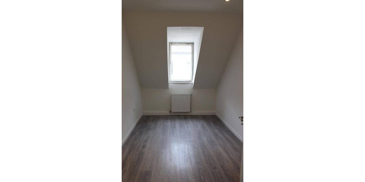 Etagenwohnung Frankenthal - 5 Zimmer, 100 m&sup2;, 1.280&euro; | Angebot:26789349
