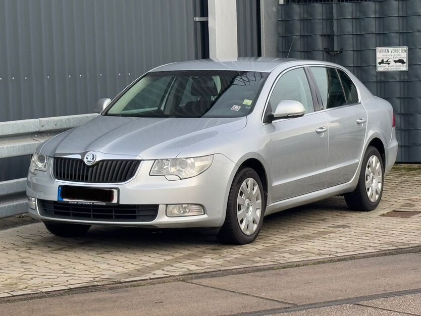 Skoda Superb 182.000 km 4.899 € Hamburg 20539