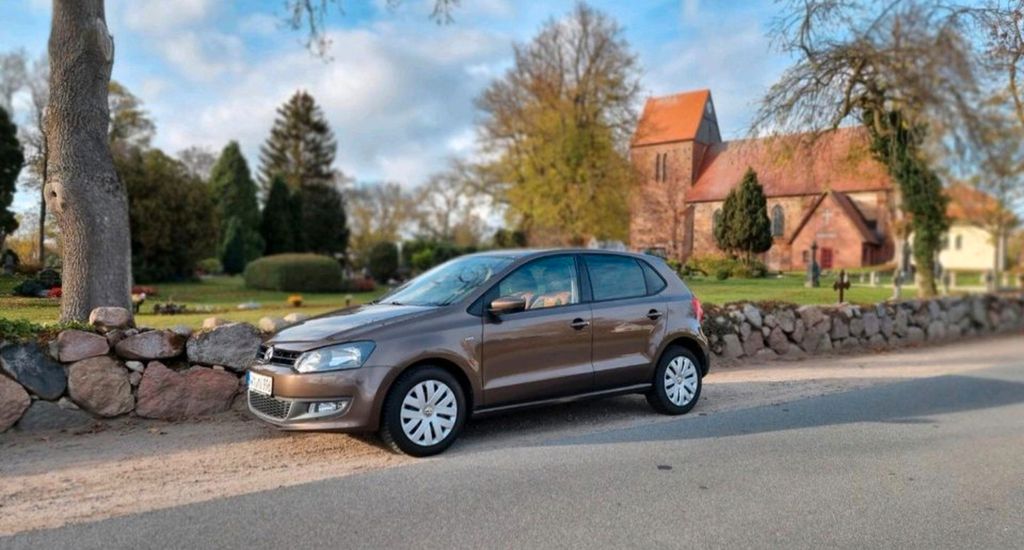 VW Polo 42.000 km 10.500 &euro; Brüel 19412