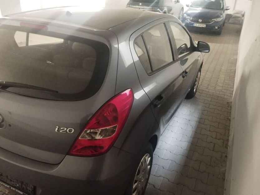 i20