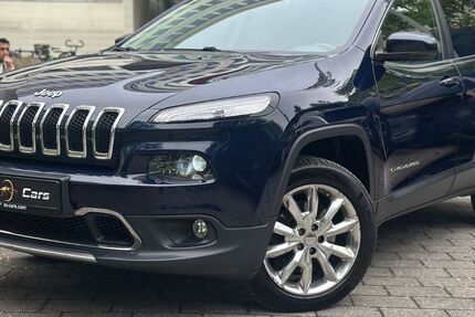 Jeep Cherokee 157.500 km 9.999 &euro; München 81677