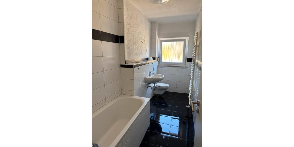Erdgeschoßwohnung Bebra - 3 Zimmer, 83 m&sup2;, 650&euro; | Angebot:26407532