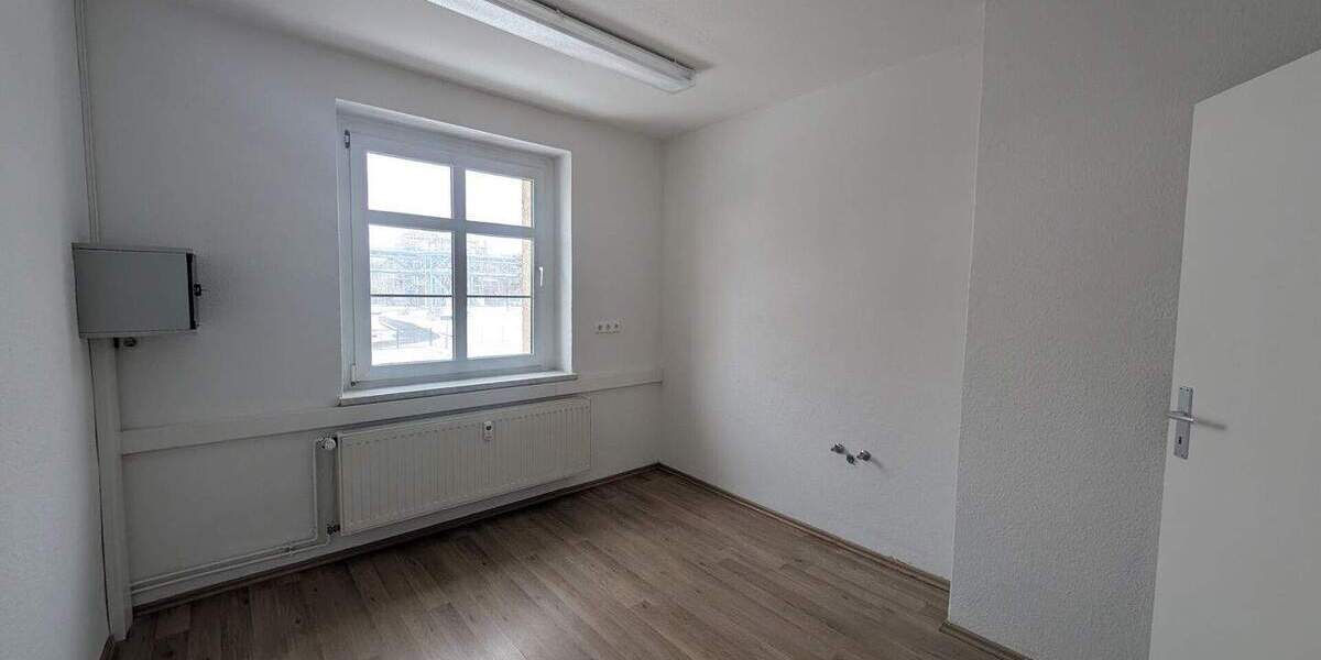 Gewerbeobjekt Bitterfeld-Wolfen Bitterfeld - 4 Zimmer, 630&euro; | Angebot:24876050