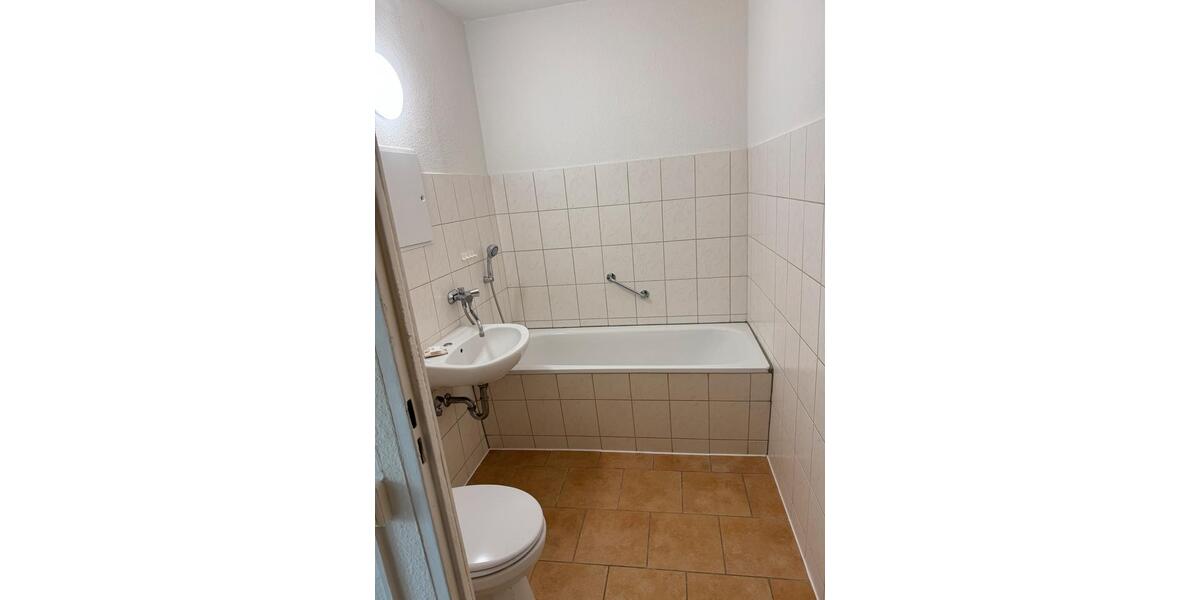 Etagenwohnung Halle (Saale) Damaschkestraße - 1 Zimmer, 30 m&sup2;, 276&euro; | Angebot:26416350