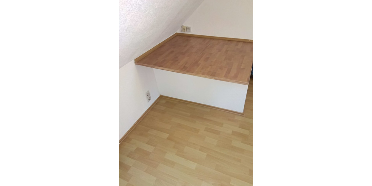 Dachgeschoßwohnung Pfinztal - 2 Zimmer, 34 m&sup2;, 570&euro; | Angebot:25892338