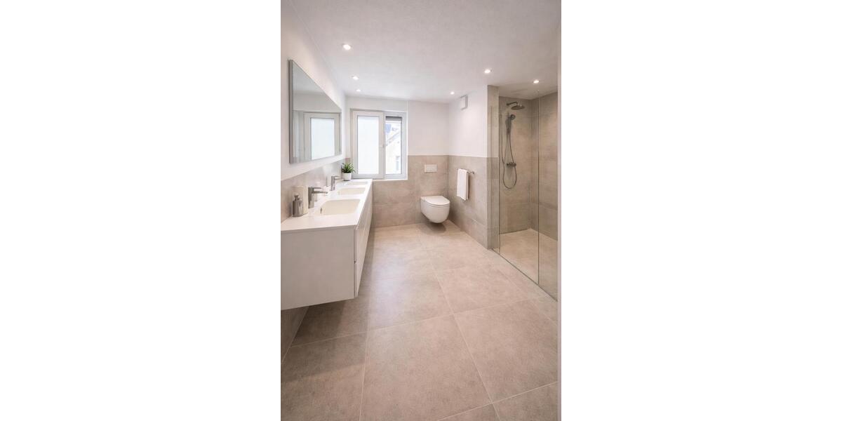 Terrassenwohnung Bad Nauheim - 4 Zimmer, 128 m&sup2;, 2.250&euro; | Angebot:25378033