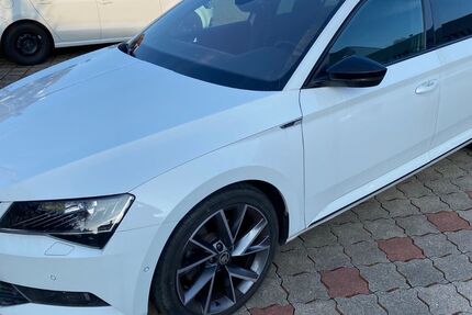 Skoda Superb 171.200 km 15.500 &euro; Scheuerfeld 57584