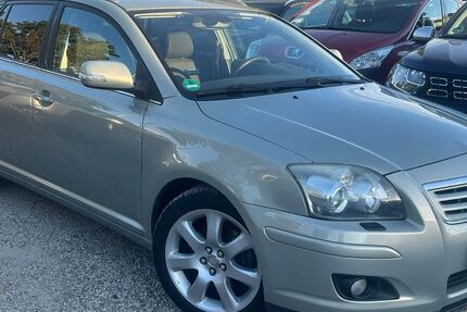 Toyota Avensis 305.881 km 2.390 € Berlin 13089