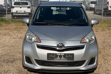 Toyota Verso-S 133.000 km 3.999 &euro; Viersen 41748
