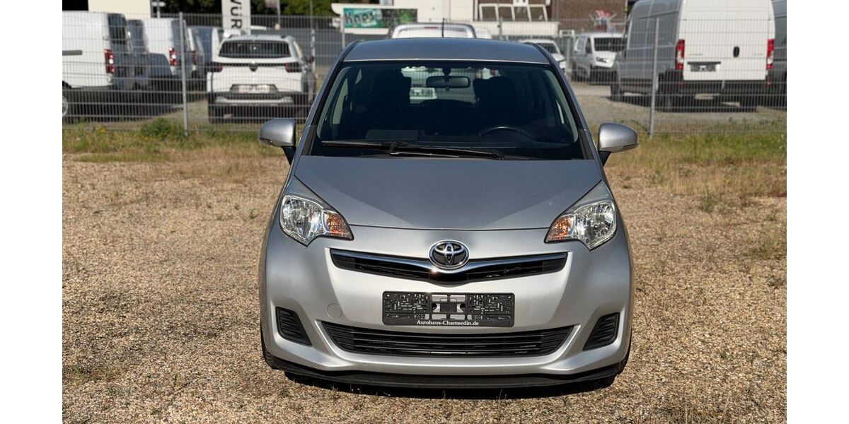 Toyota Verso-S 133.000 km 3.999 &euro; Viersen 41748