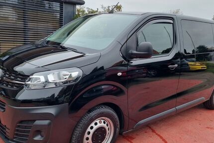 Opel Vivaro 50.000 km 24.990 € Weißenhorn 89264