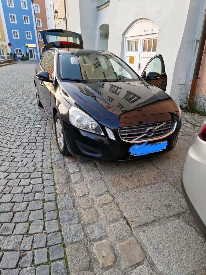 Volvo V60 300.000 km 5.000 € Bad Füssing 94072