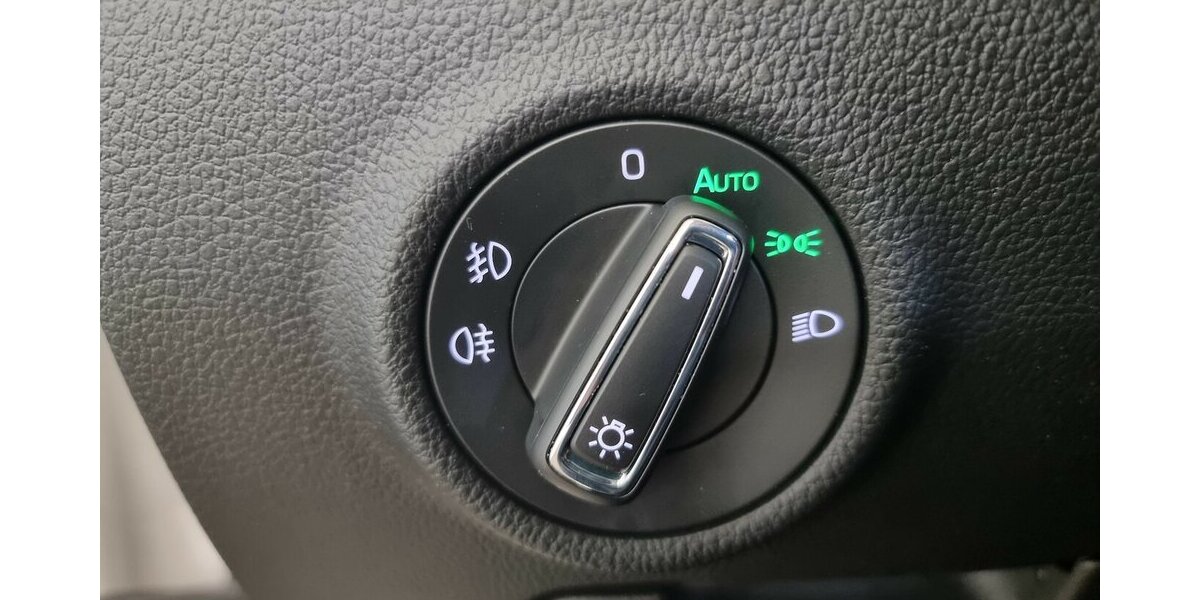 Skoda Superb Style LED ACC AHK Memory Canton Keyless 94.500 km 22.990 &euro; Garrel 49681