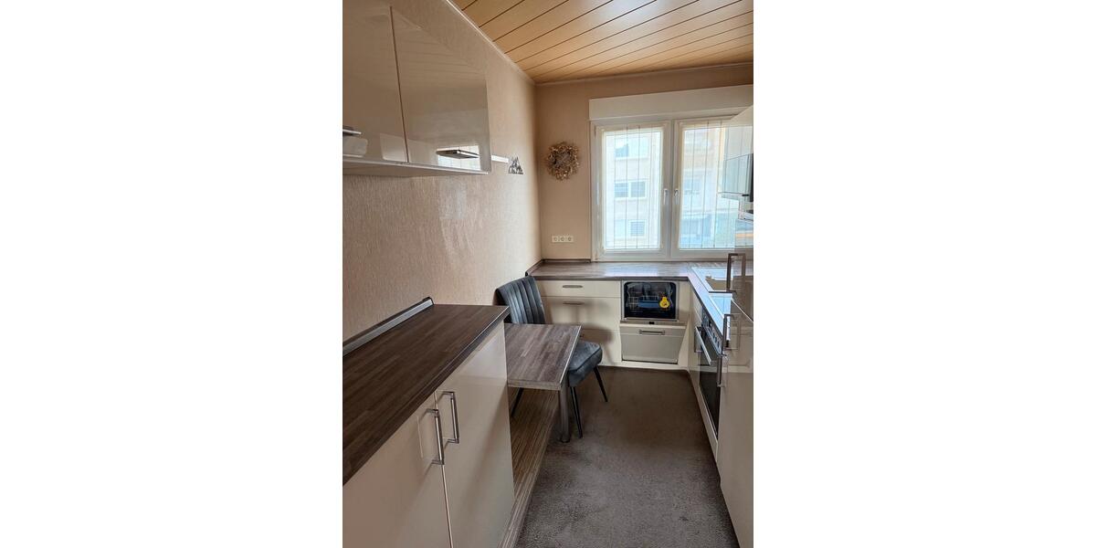 Gepflegte 4- Zimmer- Wohnung mit Einbauküche, Ruhige Lage 4 zimmer