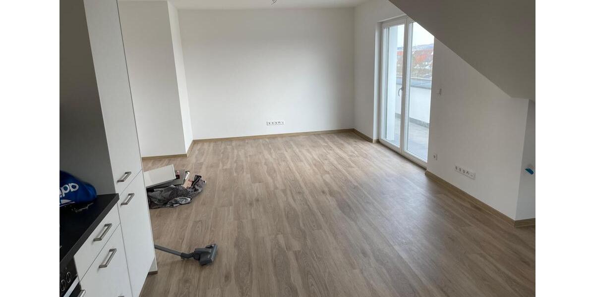 Dachgeschoßwohnung Bad Windsheim - 3 Zimmer, 73 m&sup2;, 880&euro; | Angebot:26296551