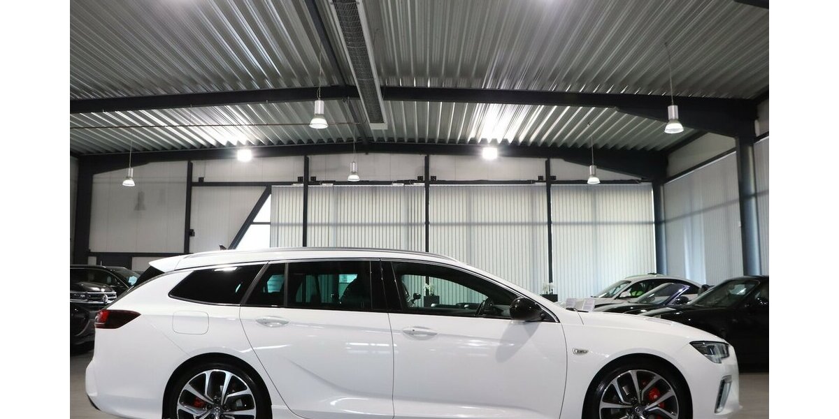 Opel Insignia 2.0 ST 4x4 OPC-LINE GSI WHITE / VC+HUD 140.000 km 18.555 &euro; Hamm 59077