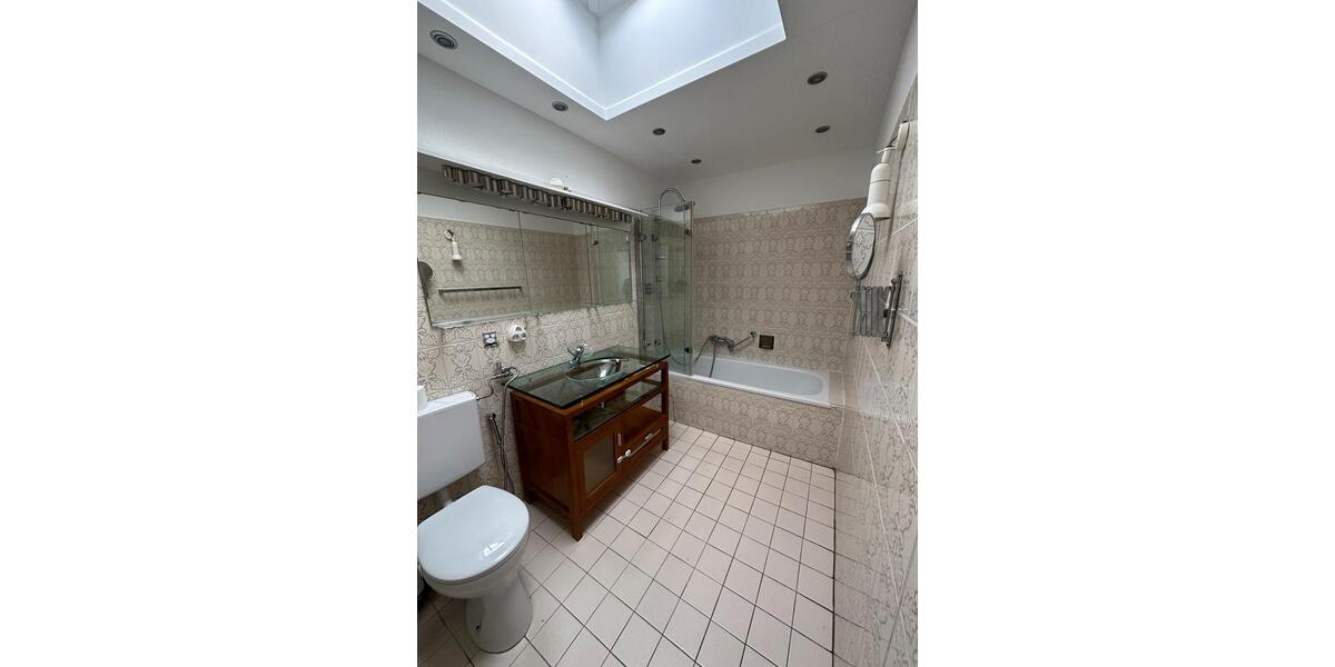 Bis Nov 26 - Einfamilienhaus in Frankfurt-Harheim, Garten, Garage 6 zimmer