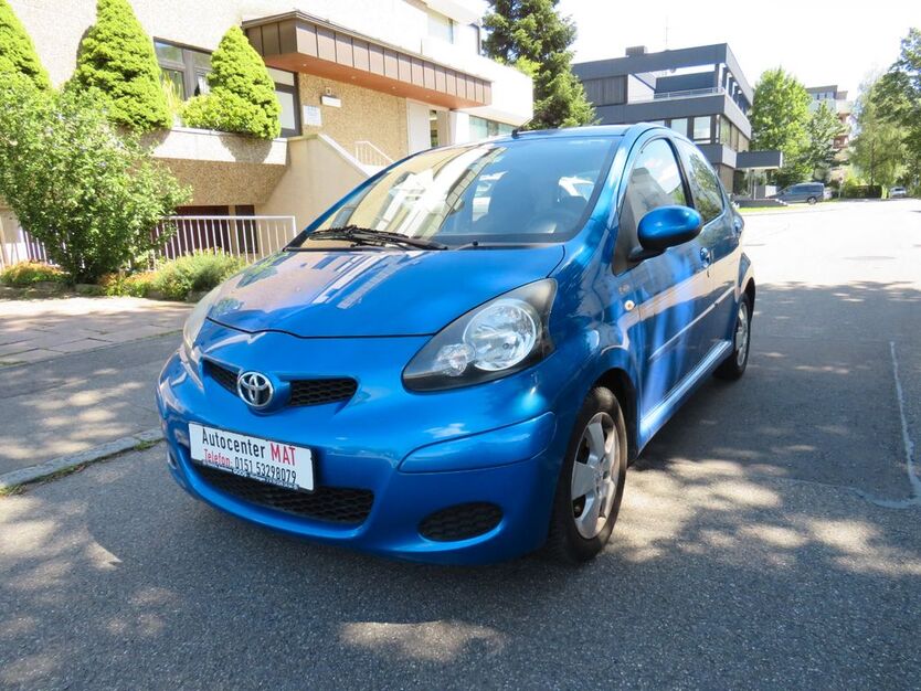 Toyota Aygo (X) 170.000 km 2.450 € Fellbach 70736