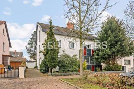 Haus Hockenheim - 9 Zimmer, 300 m&sup2;, 700.000&euro; | Angebot:26896852