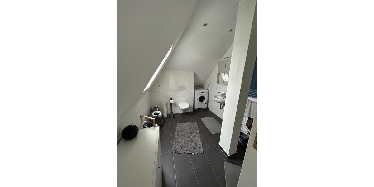 Dachgeschoßwohnung Arnsberg - 3 Zimmer, 80 m&sup2;, 600&euro; | Angebot:26409038