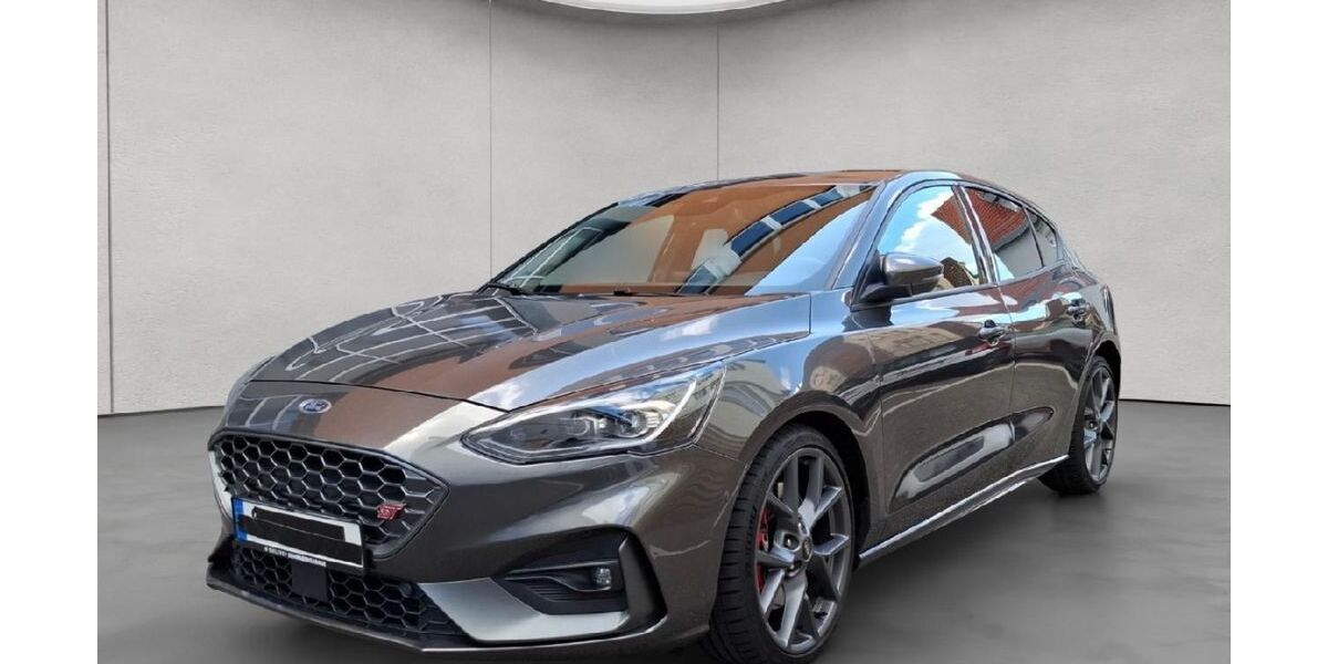 Ford Focus 71.500 km 21.990 &euro; Stuttgart 70599