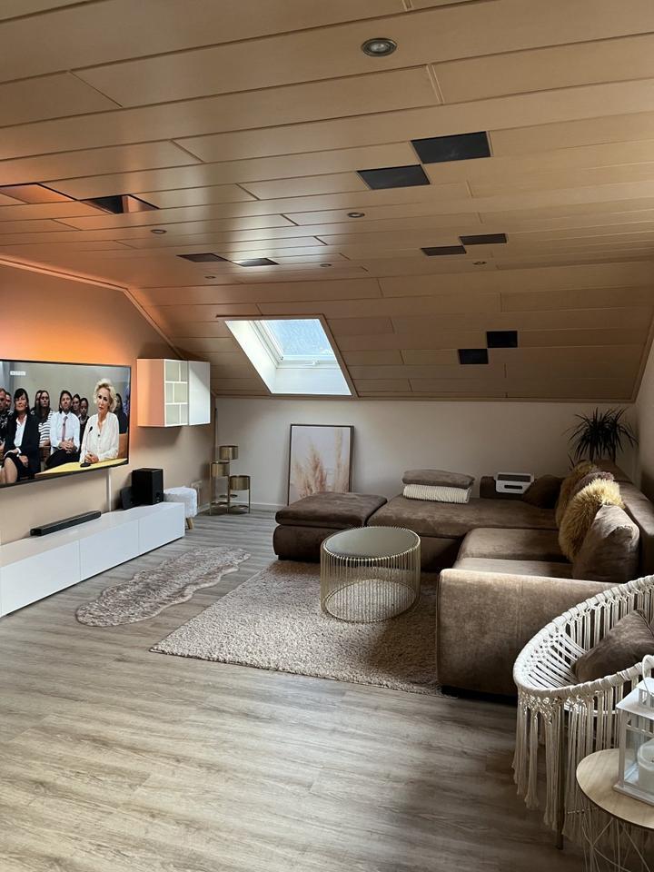 Aidlingen: Top gepflegte 3-Zimmer-DG Wohnung zimmer