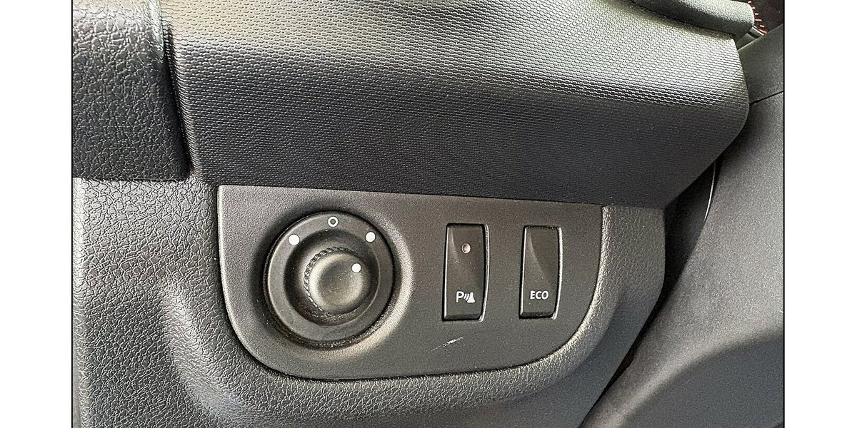 Dacia Sandero II 0.9 TCe 90eco Stepway Navi PDC Tempo 159.000 km 4.999 &euro; Stade 21682