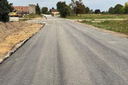 Nächster modernster EDEKA Markt nur 5 km in Nauen entfernt. zimmer