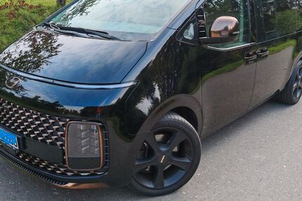 Hyundai STARIA 41.000 km 40.400 € Wiesbaden 65207
