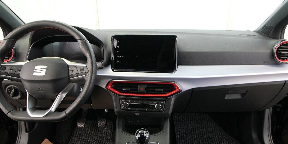 Seat Ibiza TSI OPF FR Sport NAVI+LED+WINTER-PAKET+ALU 9.718 km 18.890 &euro; Hagenow 19230