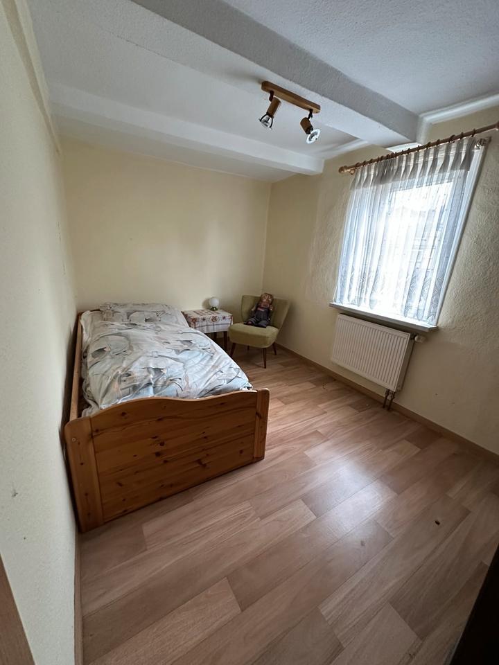 9 Zimmer Haus mit grossem Hof zum mieten zimmer