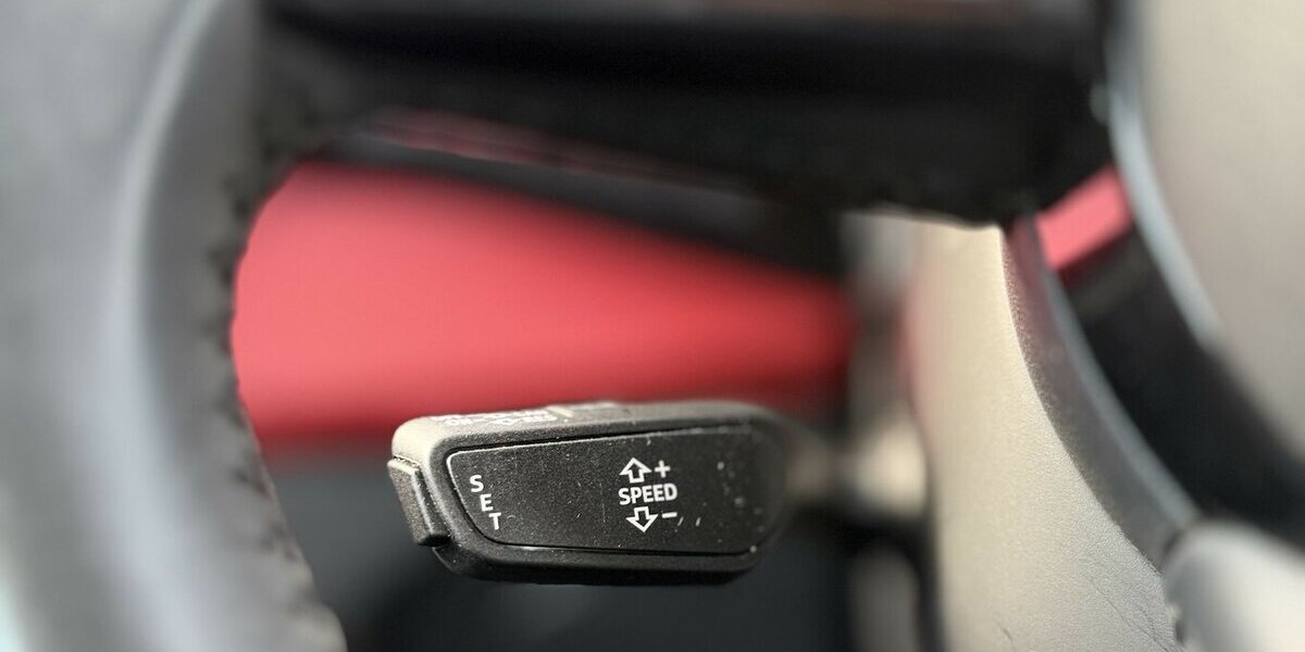 Audi Q2 35 TDI Sport / S Line / KeylessGO / AHK 55.000 km 25.180 &euro; Mönchengladbach 41066