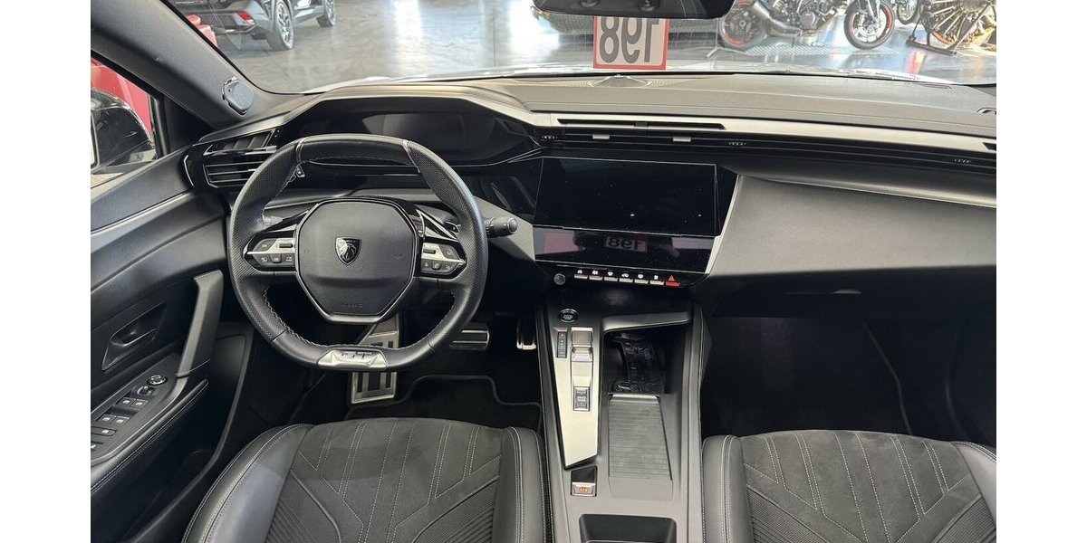 Peugeot 408 GT 130 PureTech EAT8 Focal Panodach 32.000 km 24.670 &euro; Lich 35423