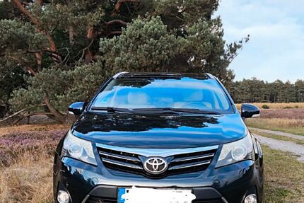 Toyota Avensis 199.600 km 9.799 &euro; Hövelhof 33161