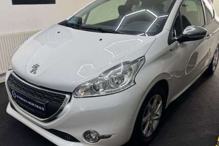 Peugeot 208 115.321 km 4.990 &euro; Wiesbaden 65207