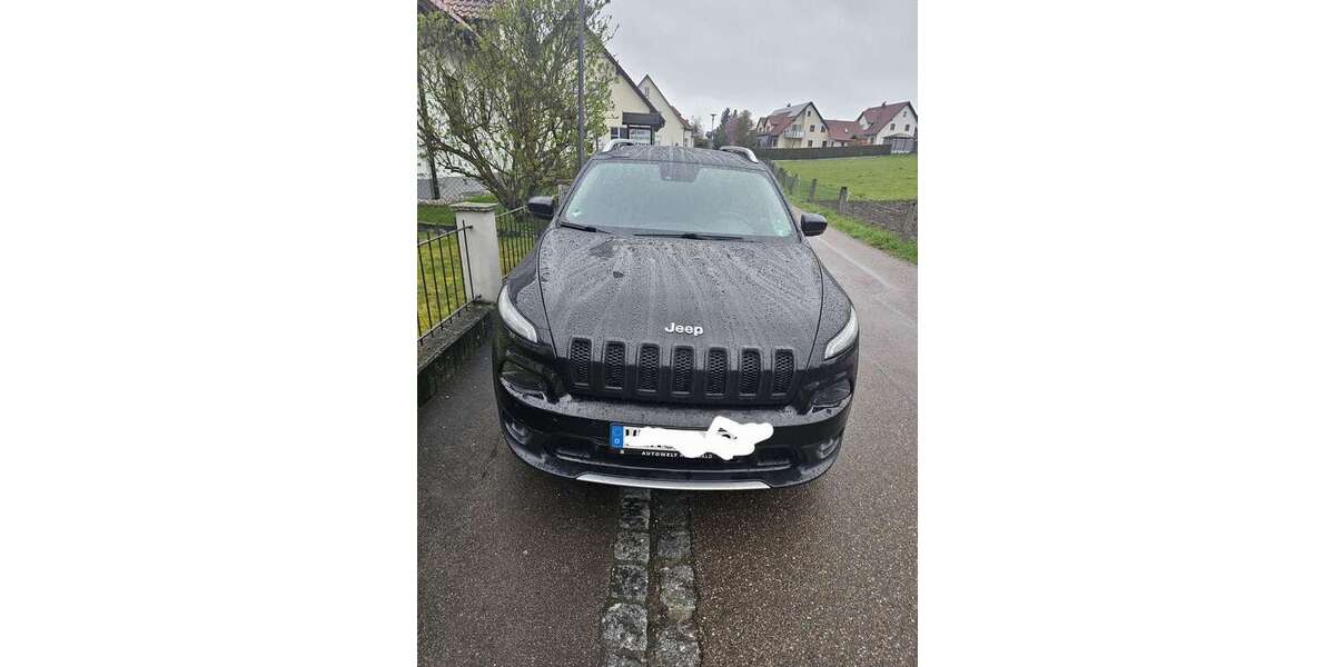 Jeep Cherokee 143.000 km 15.400 &euro; Unterthürheim (Buttenwiesen) 86647