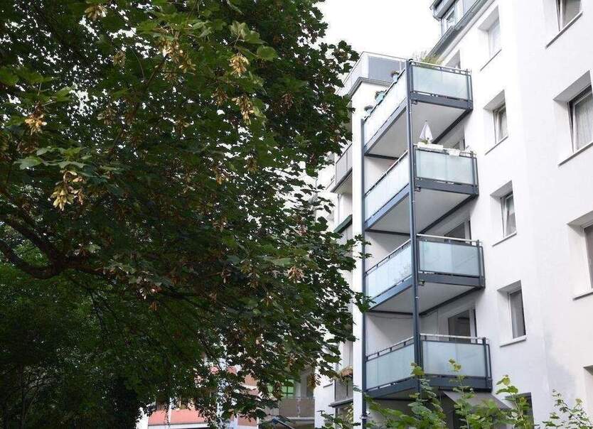 Nordstadtcharme pur & mit Balkon! Freie & helle 3-Zimmer-Wohnung im 1.Stock, zentrale aber ruhige Lage in Rennweg