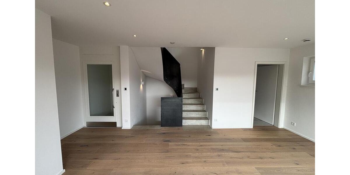 Einfamilienhaus Remshalden - 7 Zimmer, 211 m&sup2;, 3.000&euro; | Angebot:24808098