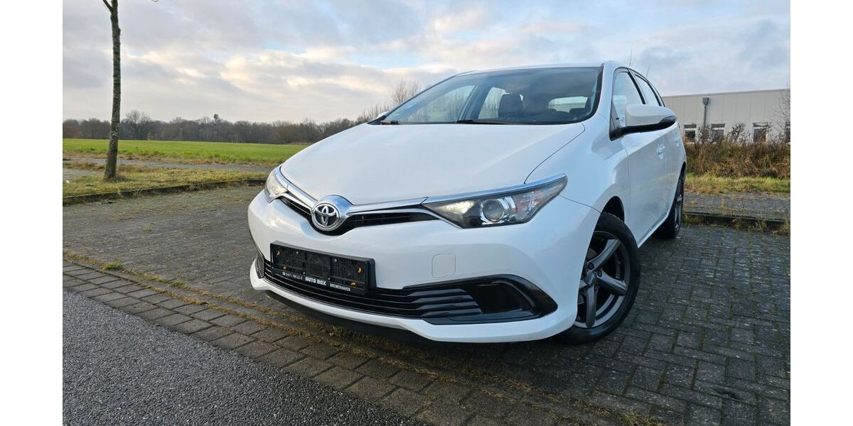 Toyota Auris 57.000 km 10.990 &euro; Ahrensburg 22926