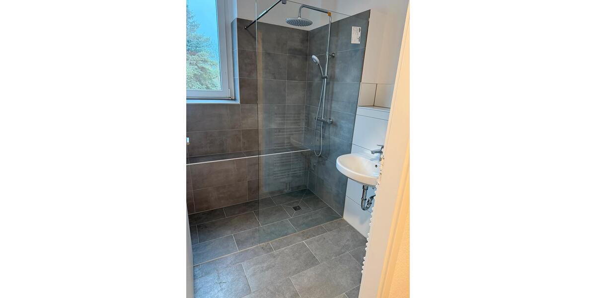 Wohnung auf ruhigem Grundstück zu vermieten 5 zimmer