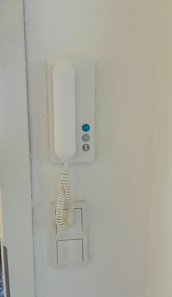 3 WG-Zimmer-DG-Wohnung in zentraler Lage zimmer