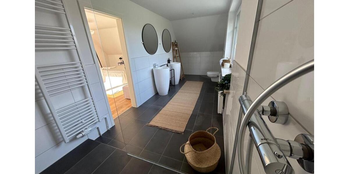 Einfamilienhaus Upgant-Schott Schott - 10 Zimmer, 250 m&sup2;, 2.200&euro; | Angebot:25450756