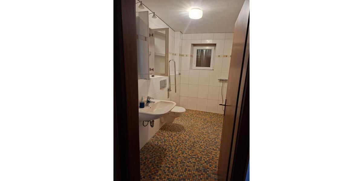 135 m² Erdgeschosswohnung zu vermieten 5 zimmer